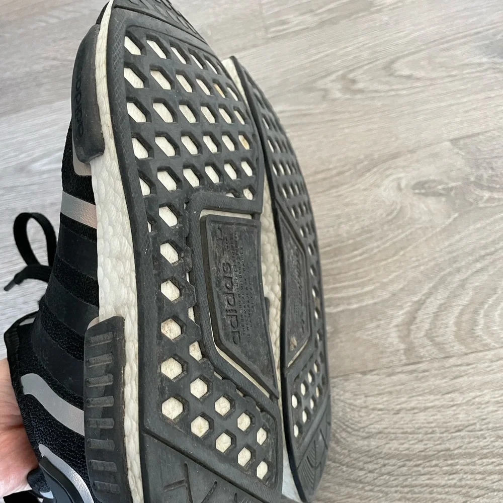 Adidas NMD R1 - Picture 4 of 5